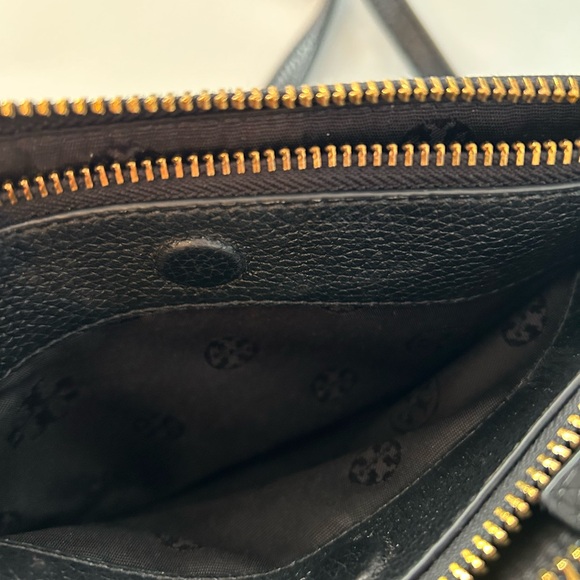 Tory Burch black cross body bag 6 3/4 by 10 - Picture 8 of 9